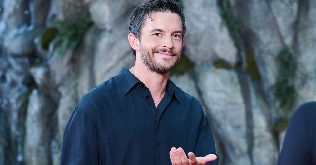 Jonathan Bailey zum „Sexiest Man Alive“ gekürt