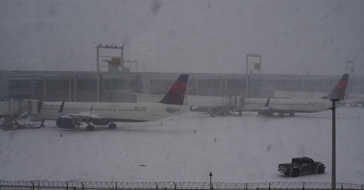 Eiskalter-Wintersturm-legt-weite-Teile-der-USA-lahm