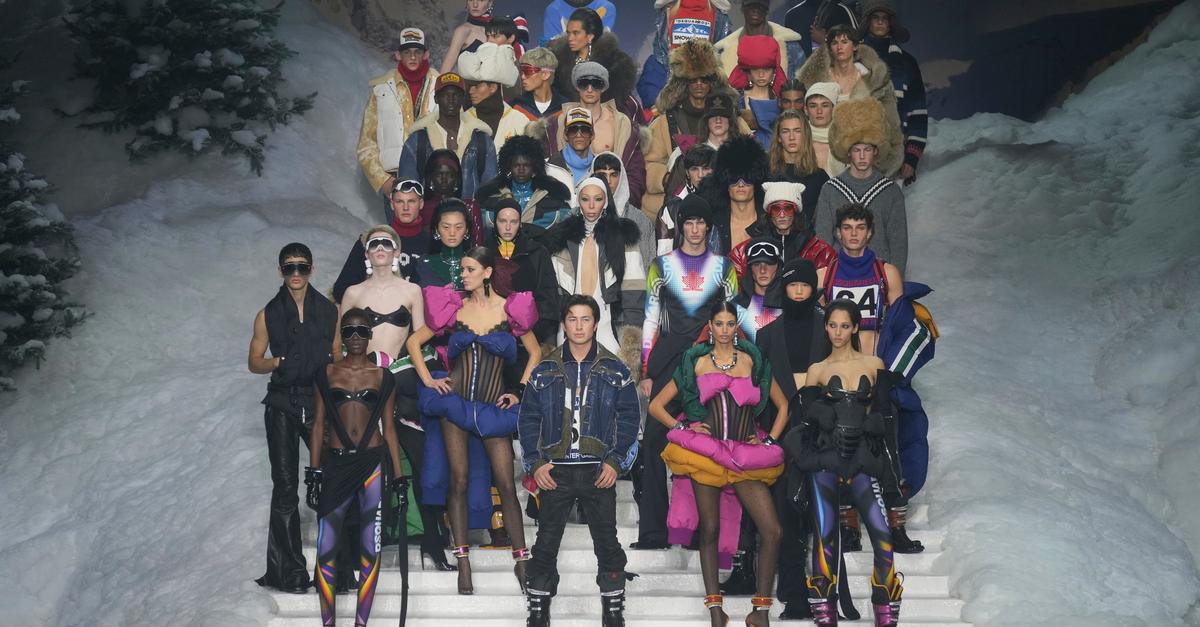 -Heated-Rivalry-Star-Hudson-Williams-gibt-Laufsteg-Deb-t