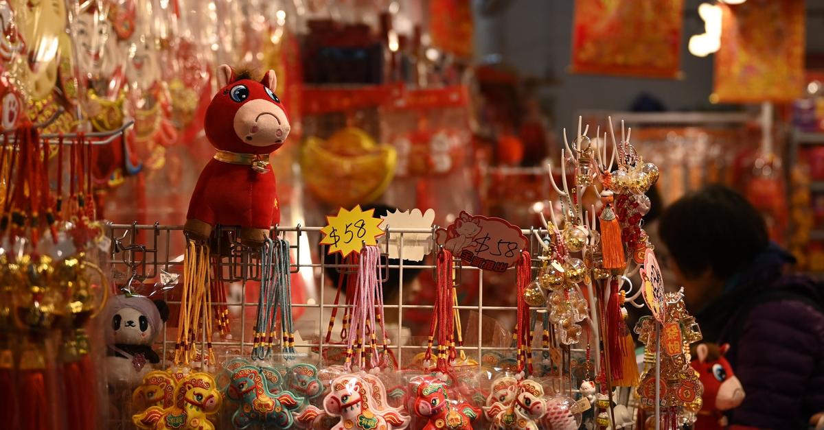 -Weinendes-Pferd-und-Film-B-sewicht-China-feiert-Neujahr