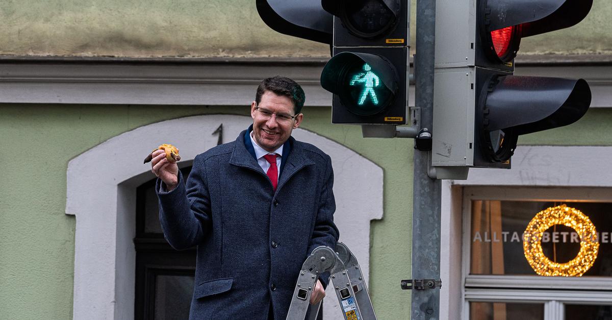 Coburg würdigt die Bratwurst mit Ampelmännchen