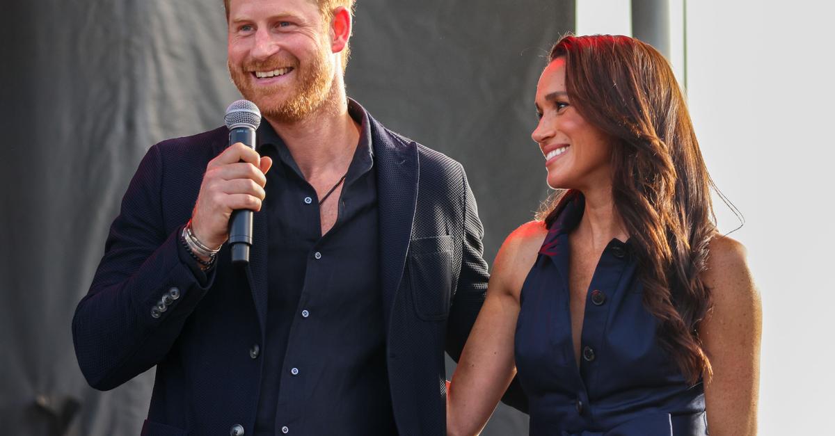 Harry, Meghan und ihre Kinder helfen in Gemeinschaftsküche