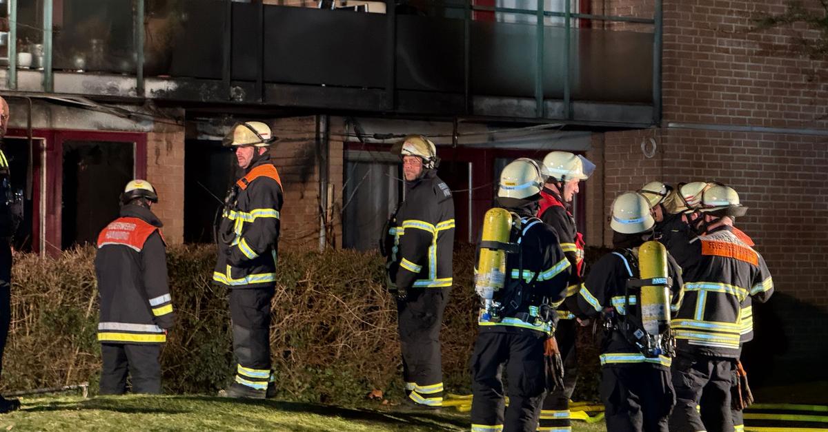 Ein-Toter-bei-Brand-in-Hamburger-Seniorenwohnanlage