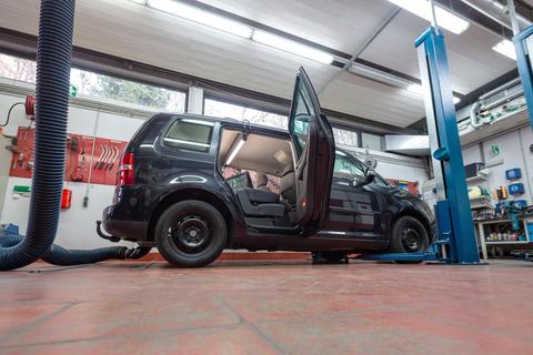 „Lieferwagen“ der besonderen Art: Diesen unscheinbaren Familienwagen nutzte die Mafia für den Drogenschmuggel. Foto: dpa