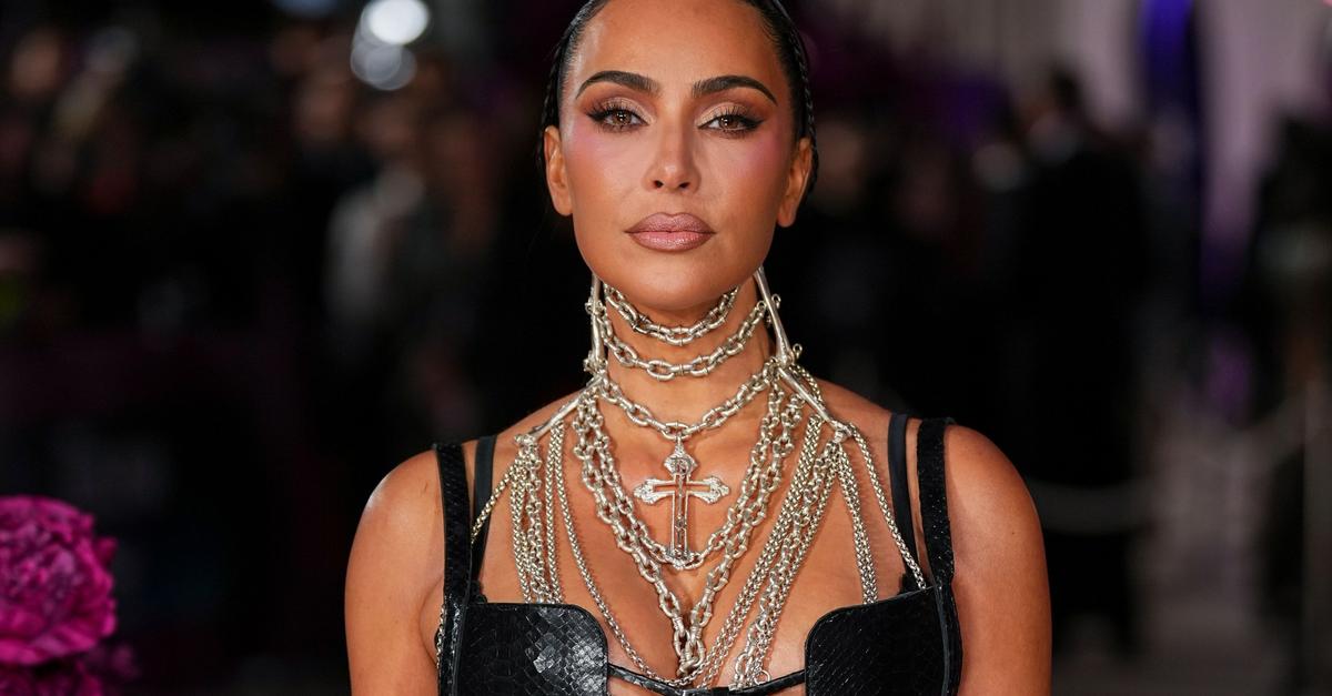 Kim Kardashian durch Anwaltsprüfung gerasselt