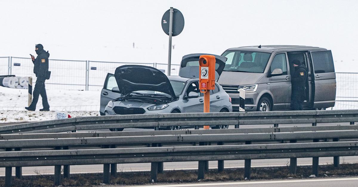 Duo-nach-mutma-lichem-Sprengstoff-Fund-auf-A3-in-U-Haft