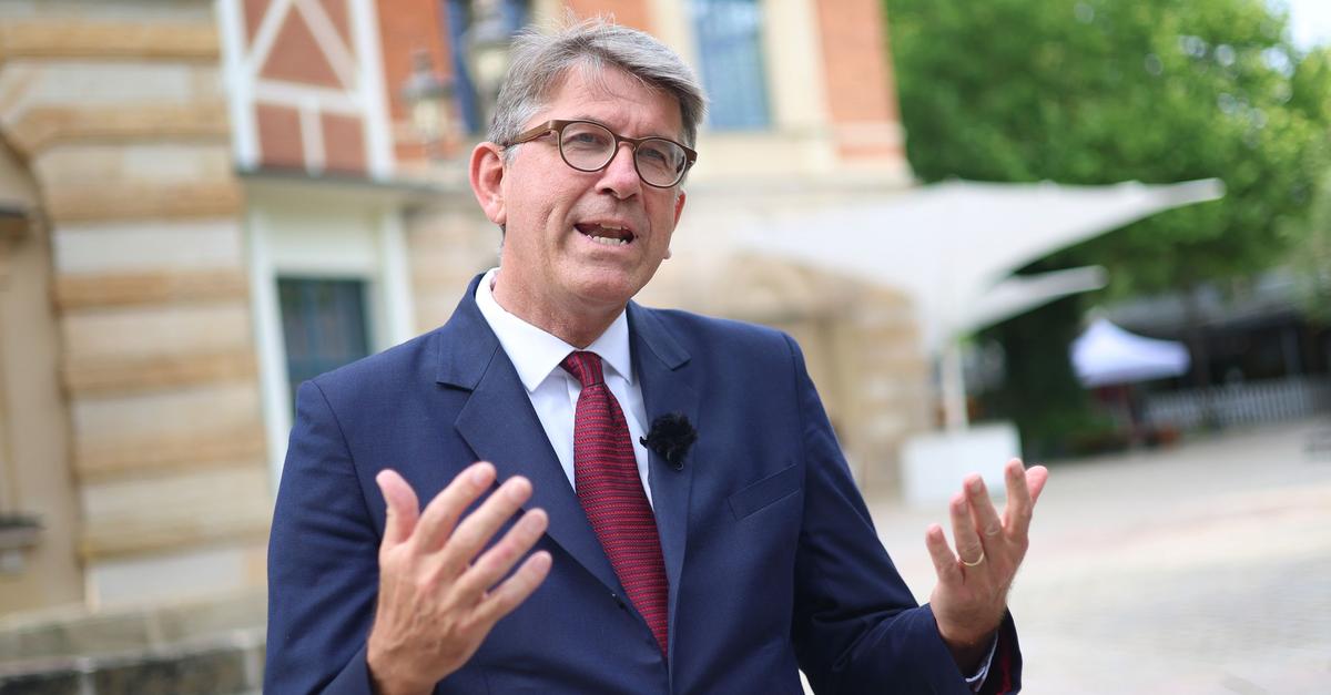 AfD attackiert Kulturstaatsminister Weimer