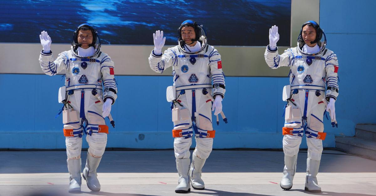 Chinas gestrandete Astronauten sollen aus All zurückkehren