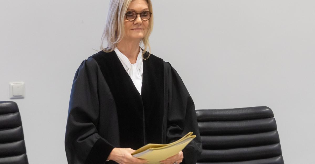 Angriff auf Journalisten in Thüringen: Angeklagte schweigen