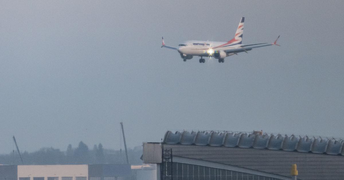 Charterflug bringt 160 Afghanen nach Berlin