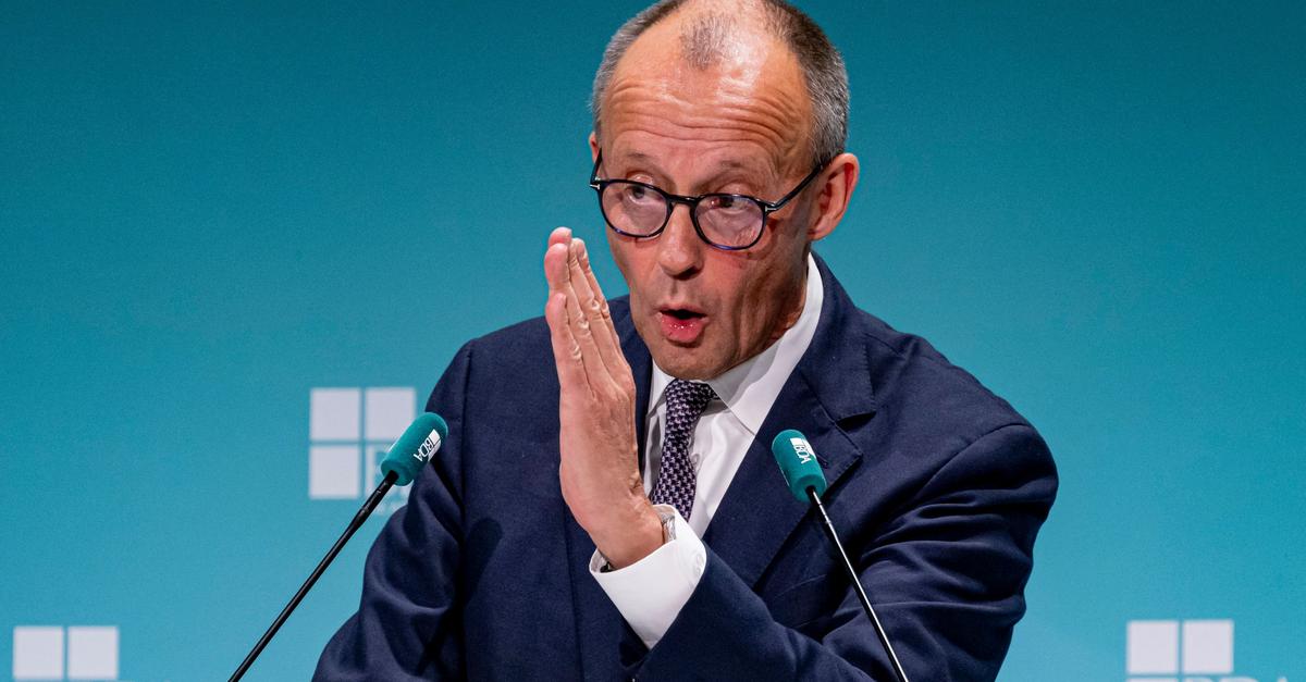 Kancler trd ostaja pri kritiki pokojninske reforme