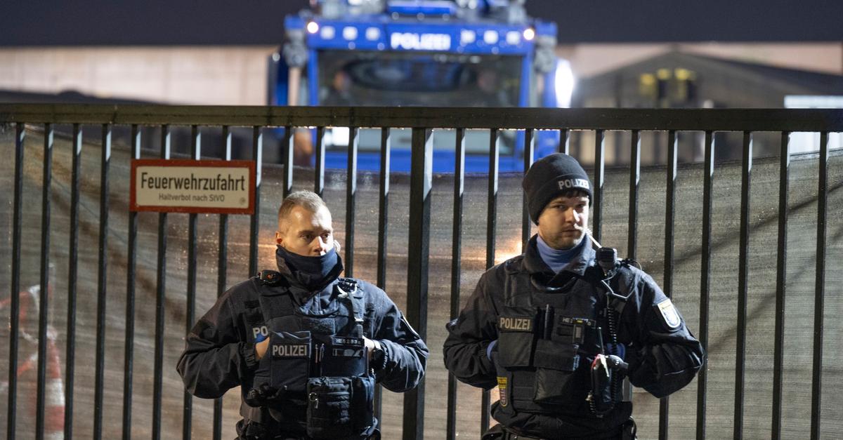 AfD-Gegner-treffen-zu-Demos-in-Gie-en-ein