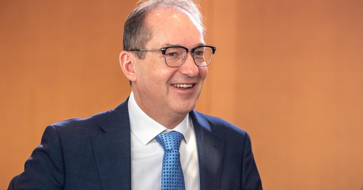 Dobrindt-fordert-mehr-Befugnisse-f-r-Verfassungsschutz