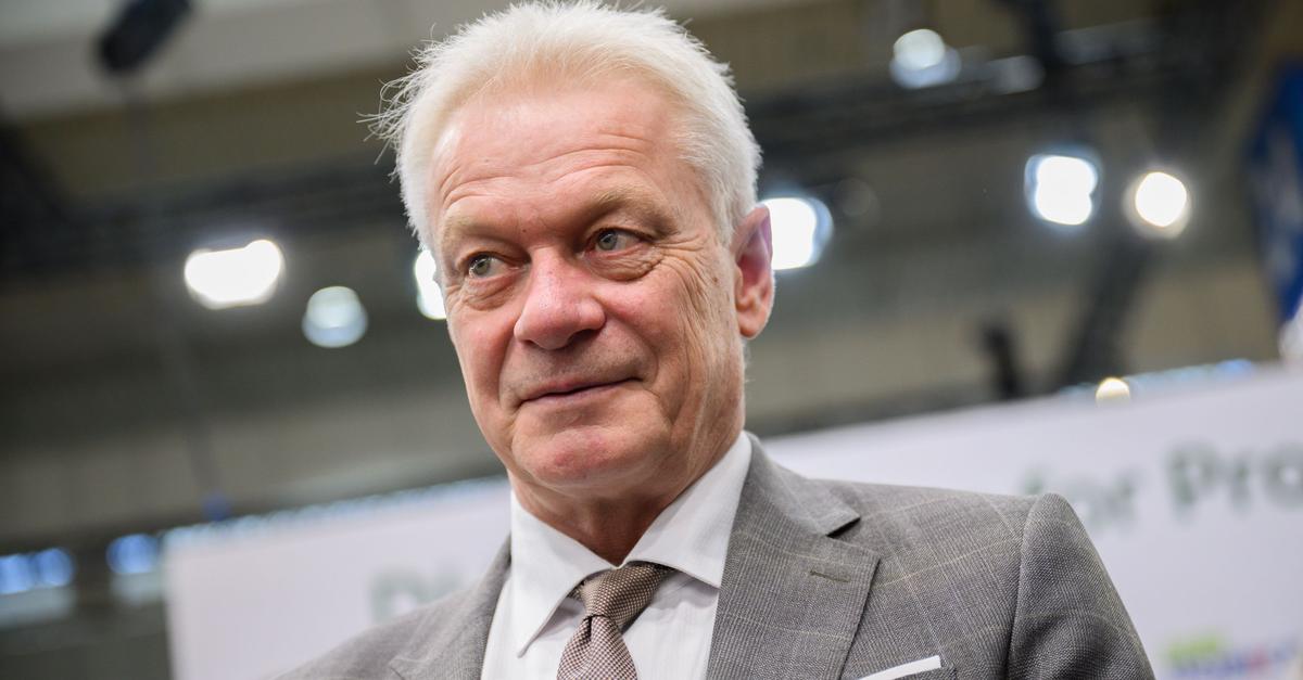 Flieger-mit-Minister-Rainer-dreht-um-technischer-Defekt-