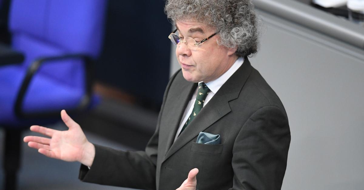 Hitlergruß im Bundestag? Anklage gegen AfD-Abgeordneten