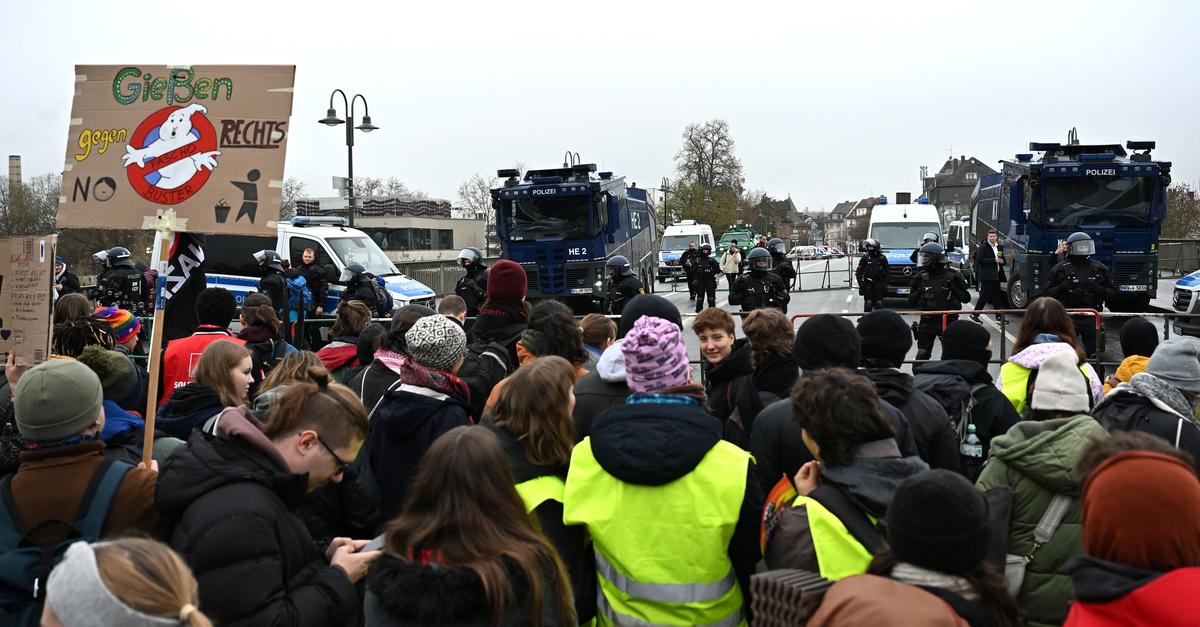 Verletzte bei Protesten gegen AfD-Jugendversammlung