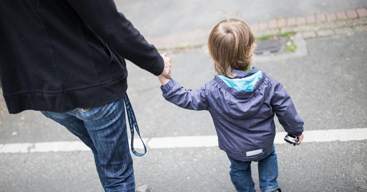 Viele Alleinerziehende trotz Vollzeitjob armutsgefährdet
