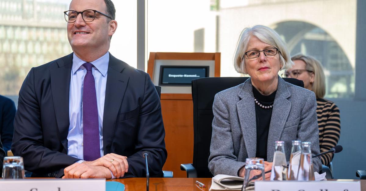 Spahn-verteidigt-milliardenschwere-Maskenk-ufe