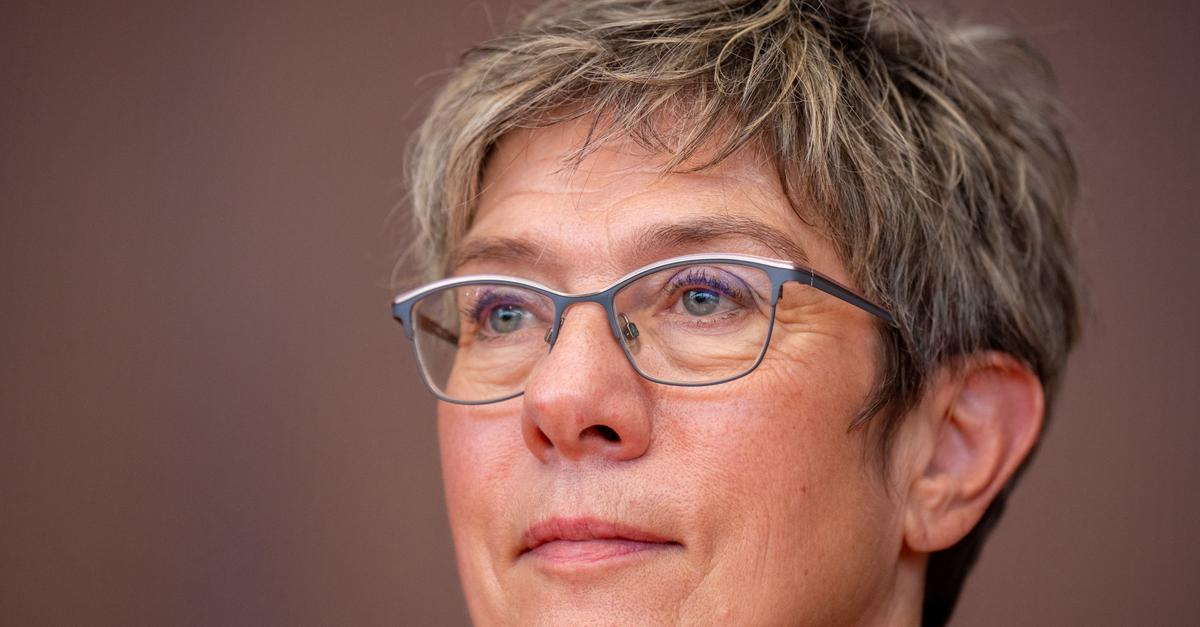 Kramp-Karrenbauer-gewinnt-gegen-Merz-Kandidaten