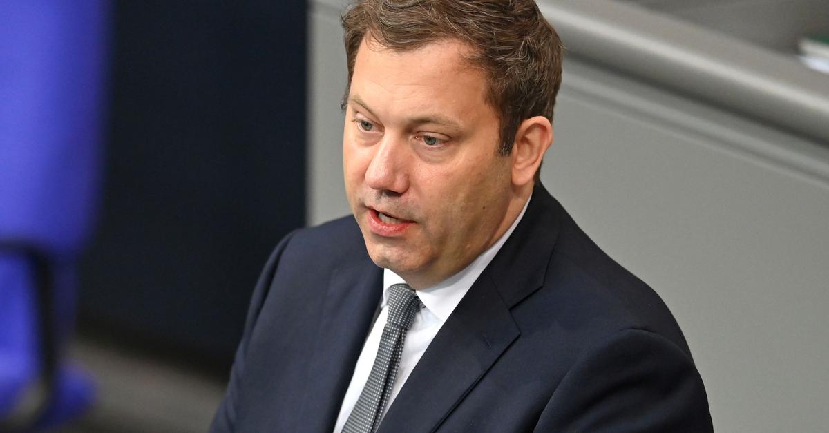 Klingbeil sieht Streit um Wehrdienst vor Einigung