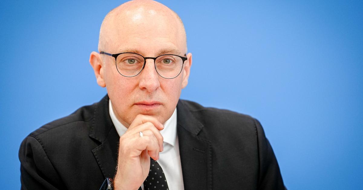 Vizepr-sident-Selen-r-ckt-an-Spitze-des-Verfassungsschutzes