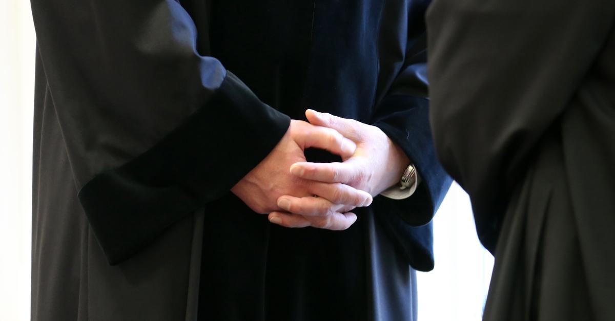 Rechtsanwälte sauer: Vergütung für Pflichtverteidiger stockt an manchem ...