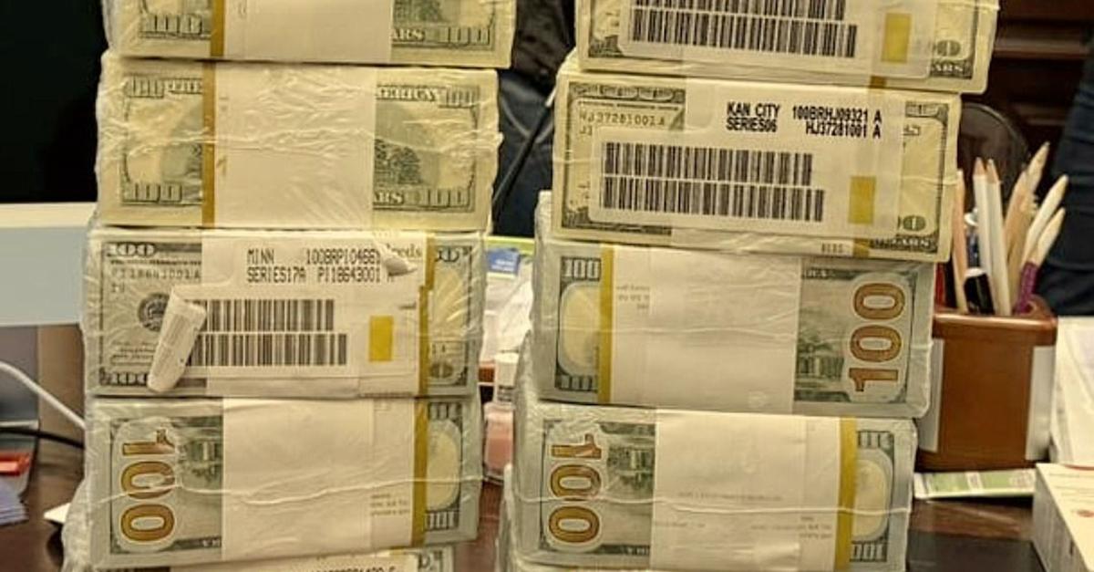 Bargeldberge, Geschäfte und Liebschaften auf Russisch