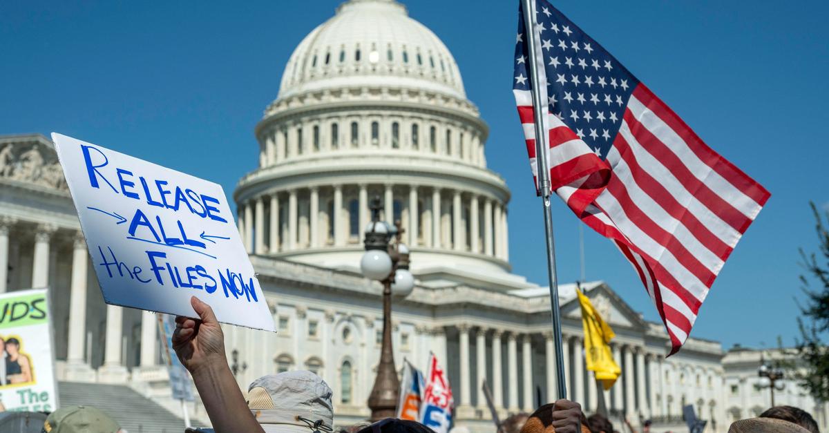 Senat-leitet-Gesetz-zur-Freigabe-der-Epstein-Akten-an-Trump