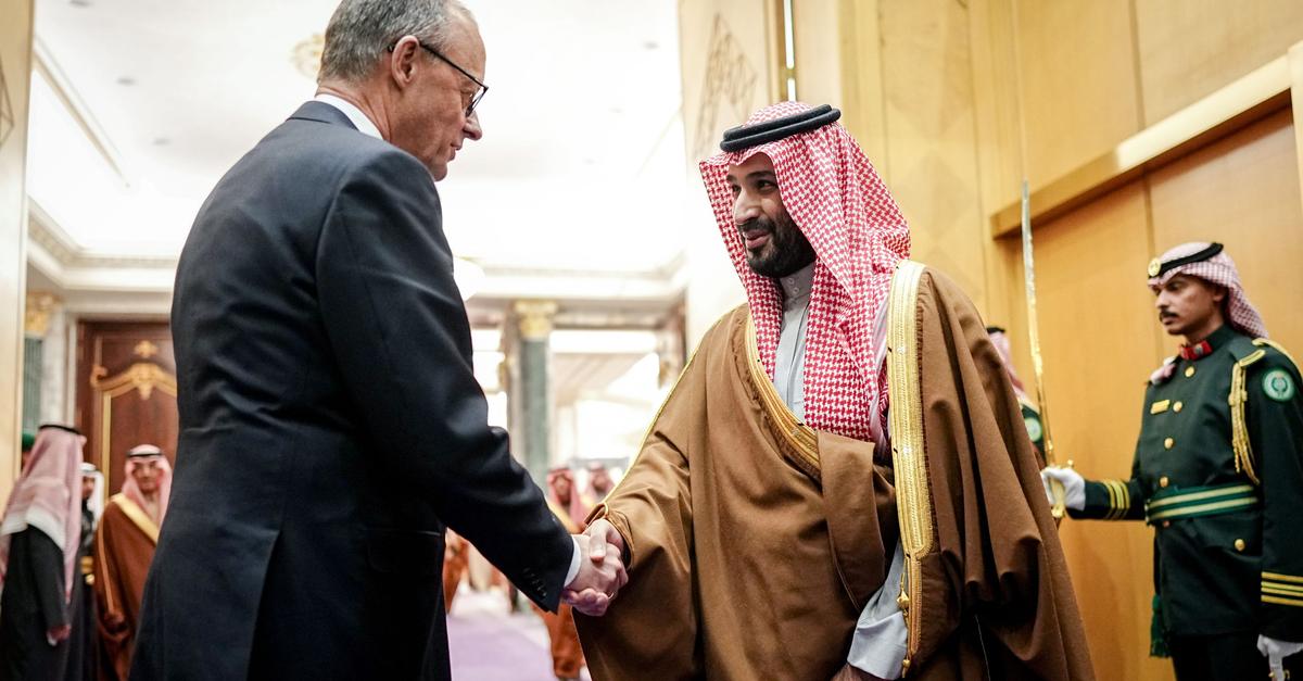 -Herzlich-und-offen-Merz-beim-saudischen-Kronprinzen