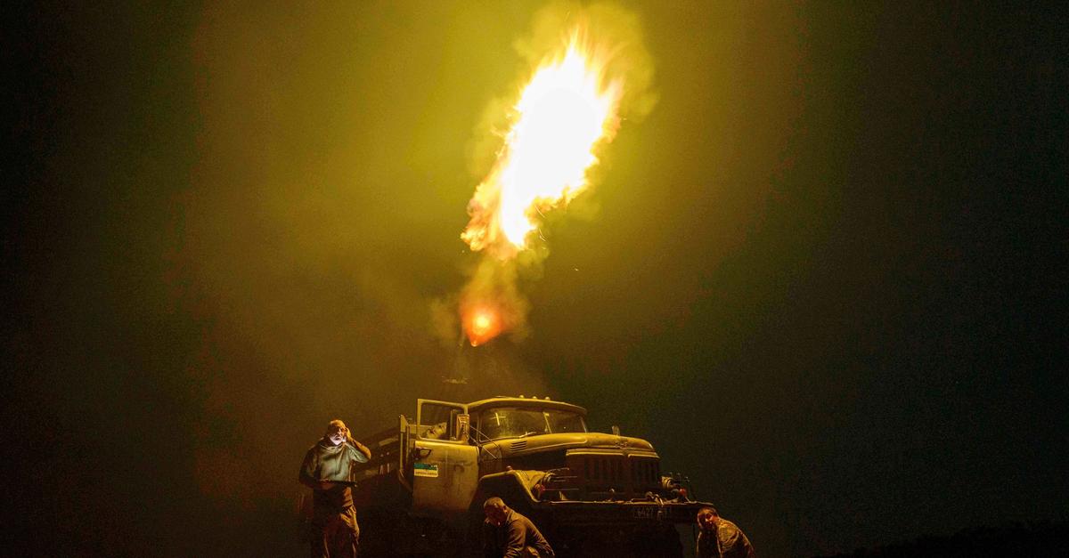 Brände, Verletzte und eine Tote nach russischen Angriffen