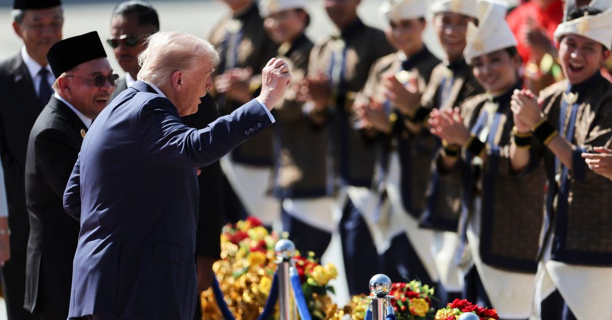 Trump tanzt bei Landung in Malaysia