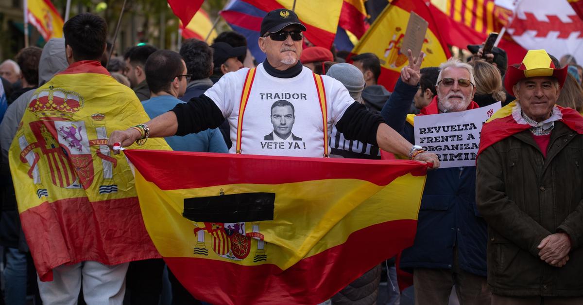 Zehntausende fordern in Spanien Rücktritt von Regierung