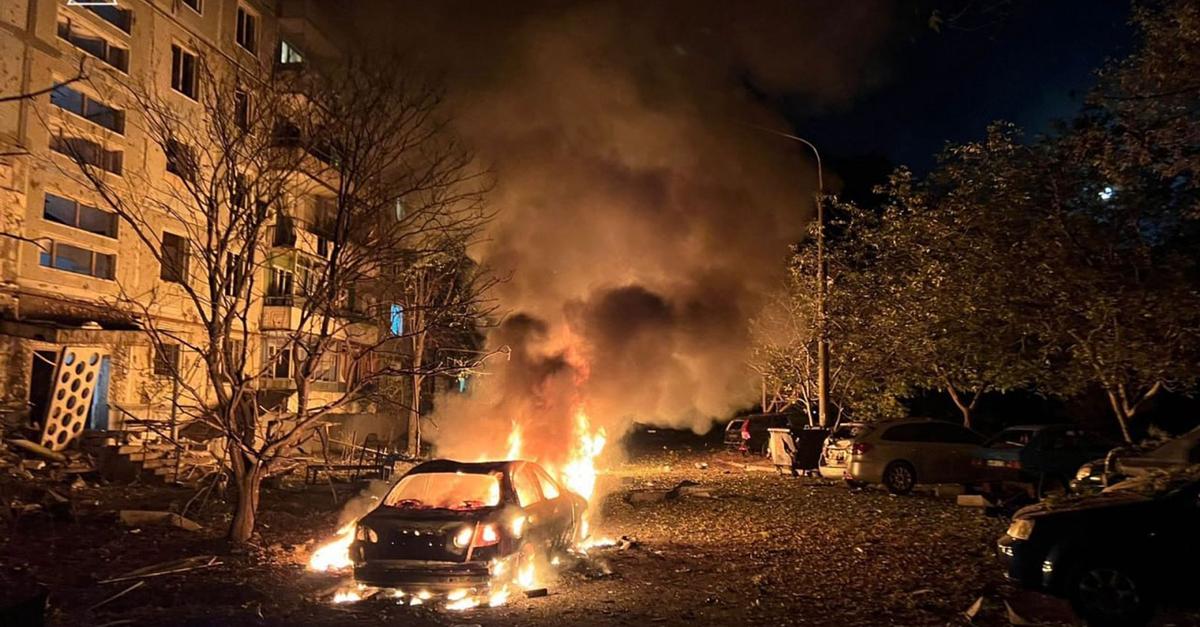 Selenskyj: Tote und Verletzte nach Hunderten Angriffen