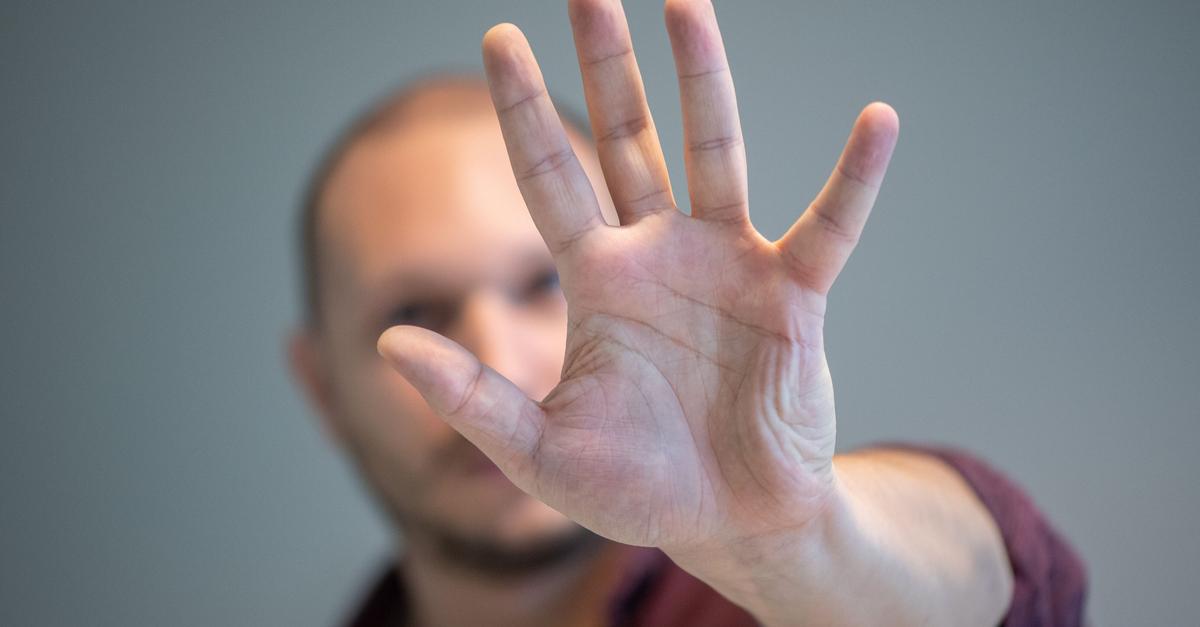 Tritt-in-Richtung-Chef-rechtfertigt-fristlose-K-ndigung