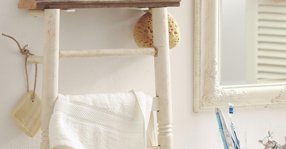 DIY-Projekt-So-wird-der-K-chenstuhl-zum-Badregal