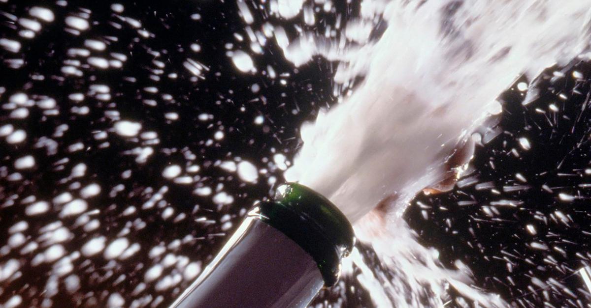 Perlen-im-Glas-f-rs-Fest-Wie-sich-Schaumweine-unterscheiden