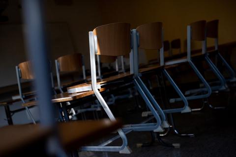 Die Wahl der Schule fürs Kind kann zu Streit zwischen den Eltern führen. © Sven Hoppe/dpa/dpa-tmn