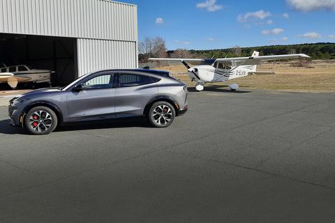 Es braucht viel Fantasie, um beim Mach-E Ähnlichkeiten zum Original-Mustang zu erkennen. Fotos: Ford/Chowanetz
