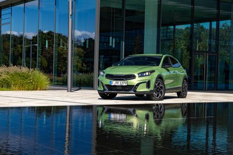 Die Kia-typische Tigernase dominiert nun auch die Front des XCeed. © Kia