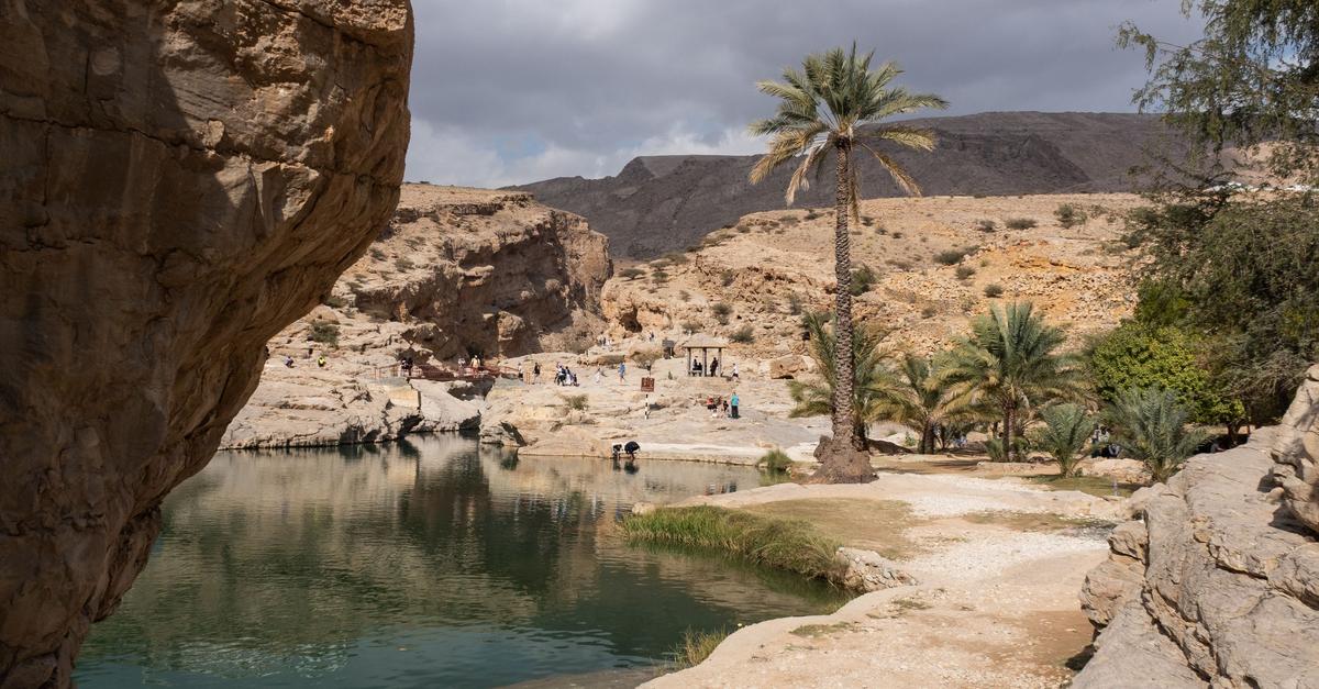 Baden-in-verborgenen-Naturpools-Wadi-Hopping-im-Oman