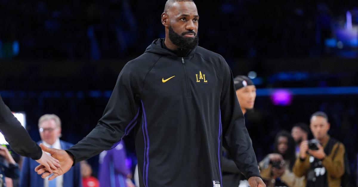 LeBron James se je vrnil na igrišča v svoji rekordni 23. sezoni NBA