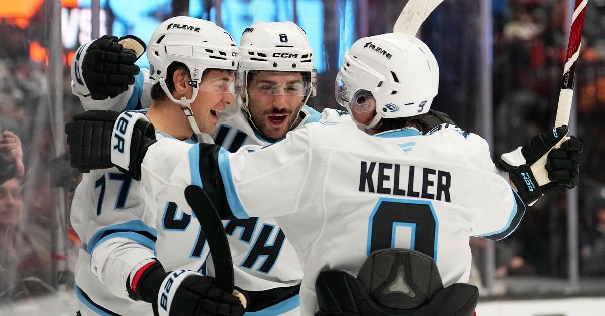 Deutscher-NHL-Profi-Peterka-berragt-bei-Kantersieg