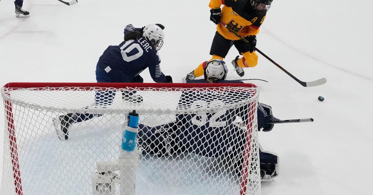2-1-gegen-Frankreich-DEB-Frauen-kurz-vor-Viertelfinaleinzug