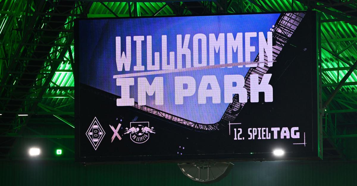 Gladbacher-Fans-protestieren-schweigend