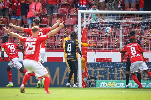 Der Jubel nach dem 1:0 für Mainz 05 durch Moussa Niakhaté. Foto: Lukas Görlach