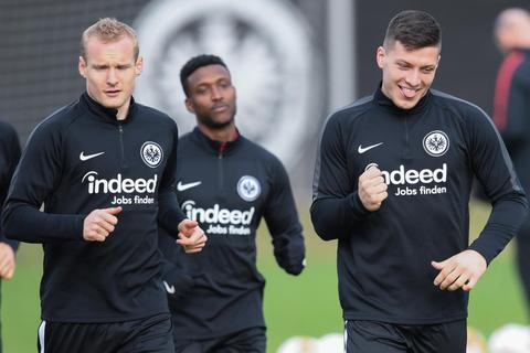 Eintracht Frankfurt: Sebastian Rode (links), Taleb Tawatha (Mitte) und Luka Jovic beim Training in der Commerzbank Arena. Archivfoto: dpa