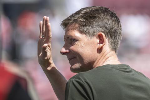 Eintracht-Trainer Oliver Glasner und sein Team müssen in Sevilla mit einer Hitzeschlacht rechnen.   Archivfoto: dpa