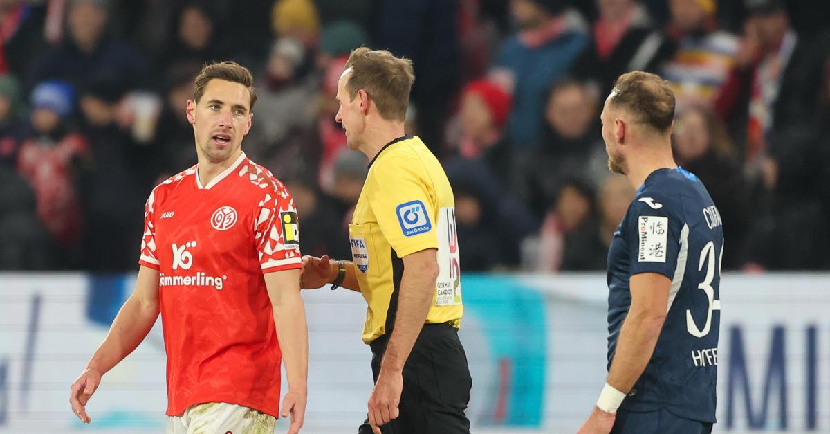 Kommentar-Dominik-Kohr-schadet-Mainz-05-mit-Brutalo-Fouls