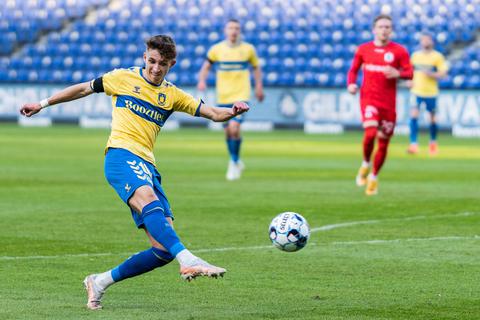 Jesper Lindstrøm soll in der kommenden Saison für die SGE stürmen.  Imago