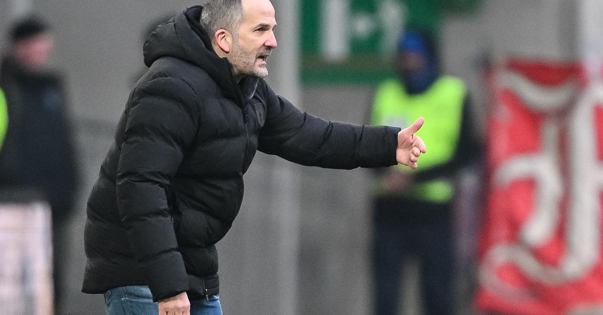 R-ckkehrer-Gregoritsch-l-sst-Augsburg-wieder-jubeln